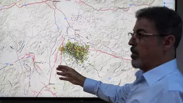 Sındırgı'da 4 Bin Artçı Deprem