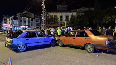 Gerze'de Trafik Kazası: 2 Yaralı