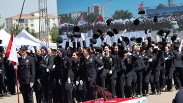 Sivas'ta eğitimini tamamlayan 348 kadın polis adayı mezun oldu