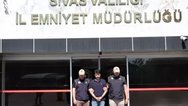 Sivas'ta casusluk suçundan aranan şahıs kıskıvrak yakalandı