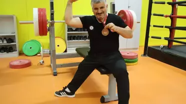 Engelli Sporcular Halterde Başarı Elde Etti