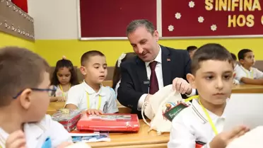 Sultanbeyli'den 9 Bin Öğrenciye Kırtasiye Desteği