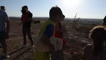 Suriye'de kayıplar için incir fidanları dikildi