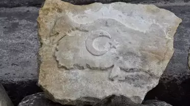 Emekli Taş Oymacısı Günlerini Sanatla Geçiriyor