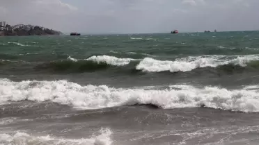 Poyraz Tekirdağ'da Ulaşımı Aksatıyor