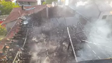 Erbaa'da Yangın: 3 Ev Zarar Gördü
