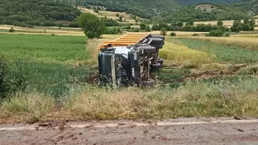 Tokat'ta Kamyon Devrildi, Sürücü Hayatını Kaybetti