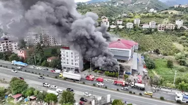 Akçaabat'ta Alışveriş Merkezinde Yangın