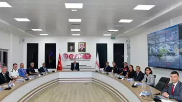 Vali Yıldırım 112 Acil Çağrı Merkezi'ni Ziyaret Etti