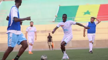 Senegalli Futbolculardan Dostluk Maçı
