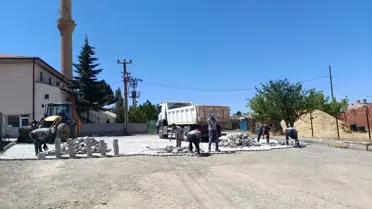 Ulaş'ta Kilit Parke Taşı Çalışmaları Devam Ediyor