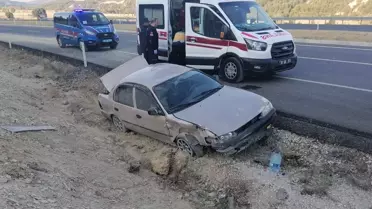 Uşak'ta Otomobil Şarampole Düştü: 4 Yaralı