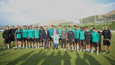 Vali Çiftçi Konyaspor'u Ziyaret Etti