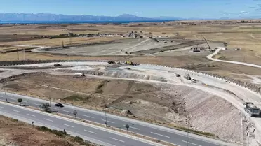 Van'a yapılan 41 kilometrelik çevre yolunda çalışmalar sürüyor