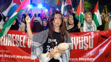 Van'da Filistin ve İran'a Destek Yürüyüşü
