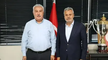 Yeşilay Başkanı Öntürk'ü Ziyaret Etti