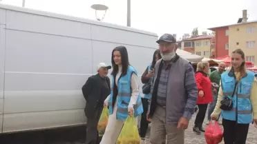 Öğrencilerden Yaşlılara Yardım