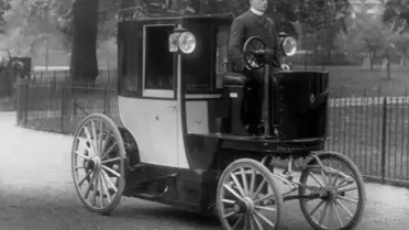 Dünyanın ilk elektrikli otomobili 100 yaşında