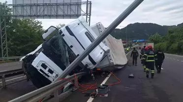 Ünye'de Trafik Kazası: Tır Sürücüsü Kolunu Kaybetti