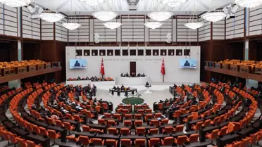 2 parti daha yeni anayasaya kapıları kapattı