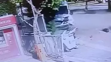 Bursa'da Servis Minibüsü Yayaya Çarptı