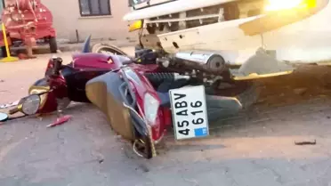 Salihli'de Motosiklet Kazası: Sürücü Hastaneye Kaldırıldı