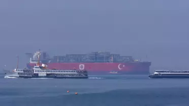 İstanbul Boğazı'nda Gemi Trafigi Askıya Alındı