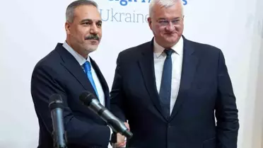 Bakan Fidan: 'Erdoğan'ın ev sahipliğinde Trump'ın, Putin'in, Zelenskiy'in dört liderin bir araya gelmesiyle İstanbul'da yapılan görüşmelerin...