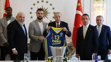 Cumhurbaşkanı Erdoğan, Fenerbahçe Beko'yu Kabul Etti