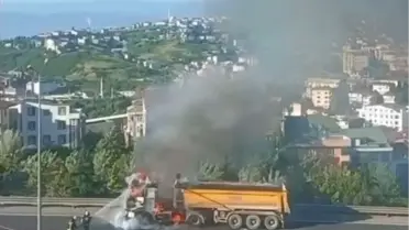 Gebze'de Hafriyat Kamyonu Yangın Komple Kullanılamaz Hale Geldi