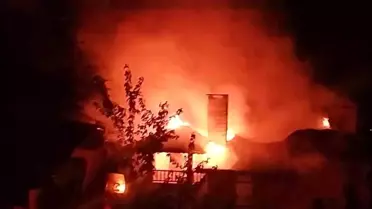 Yalova'da 3 Katlı Bina Yangını
