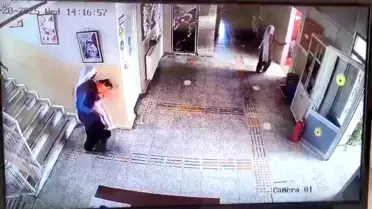 Okul Müdürü Heimlich Manevrası ile Çocuğu Kurtardı