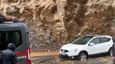 Yahyalı'da Heyelan: Araçlar Kurtarıldı