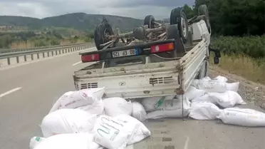 Düziçi'nde Un Yüklü Kamyonet Takla Attı