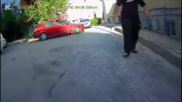 Aracından inerek diğer sürücüye bıçak çekti! Genç kız 'Baba gidelim' diye yalvardı