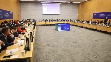 Bakan Bolat, Paris'te OECD Toplantısına Katıldı
