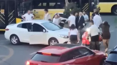 Kadınların park yeri kavgası! Tekme tokatlar hava uçuştu