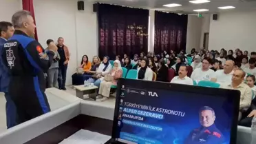 Türkiye'nin ilk astronotu Alper Gezeravcı, Anamur'da öğrencilerle buluştu