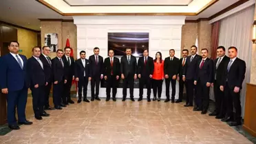 Vali Çiftçi'den kaykamam ve vali yardımcılarına veda yemeği