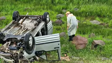 Varto'da Tır ve Hafif Ticari Araç Çarpıştı