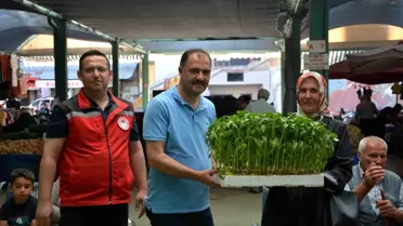 Demirci'de Çiftçilere 40 Bin Ücretsiz Sebze Fidesi Dağıtıldı