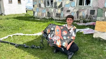 Kars'ta öğrenciler düşe kalka uçurtma uçurdu