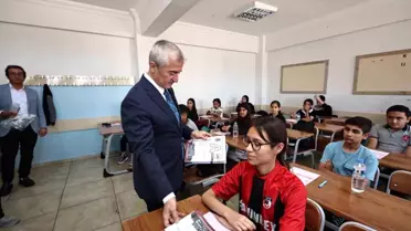 Şahinbey Belediyesi'nden öğrencilere deneme seti desteği