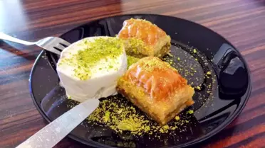 Bayramda Baklava ile Dondurma İhtiyaç Artıyor