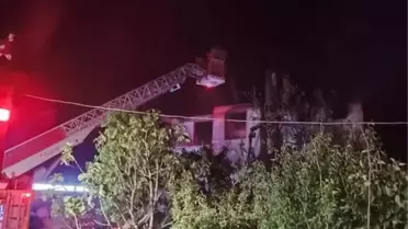 Geyve'de Yangın: 2 Katlı Ev Kullanılmaz Hale Geldi