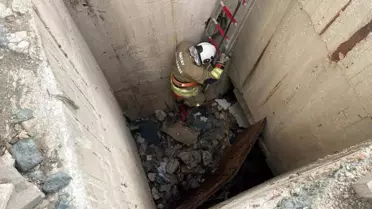 Antakya'da Su Kuyusuna Düşen Kedi İtfaiye Ekipleri Tarafından Kurtarıldı