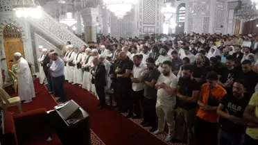 Esad rejiminin yıkılmasının ardından ilk Kurban Bayramı namazı Emevi Camisi'nde kılındı