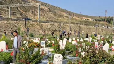 Hatay'da Deprem Şehitliği Ziyareti