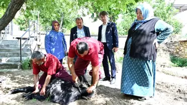 Isparta Belediyesi evlere giderek tek tek kurbanları kesti
