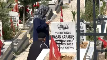 Malatya'da Depremzedeler Kurban Bayramı'nda Yakınlarını Andı